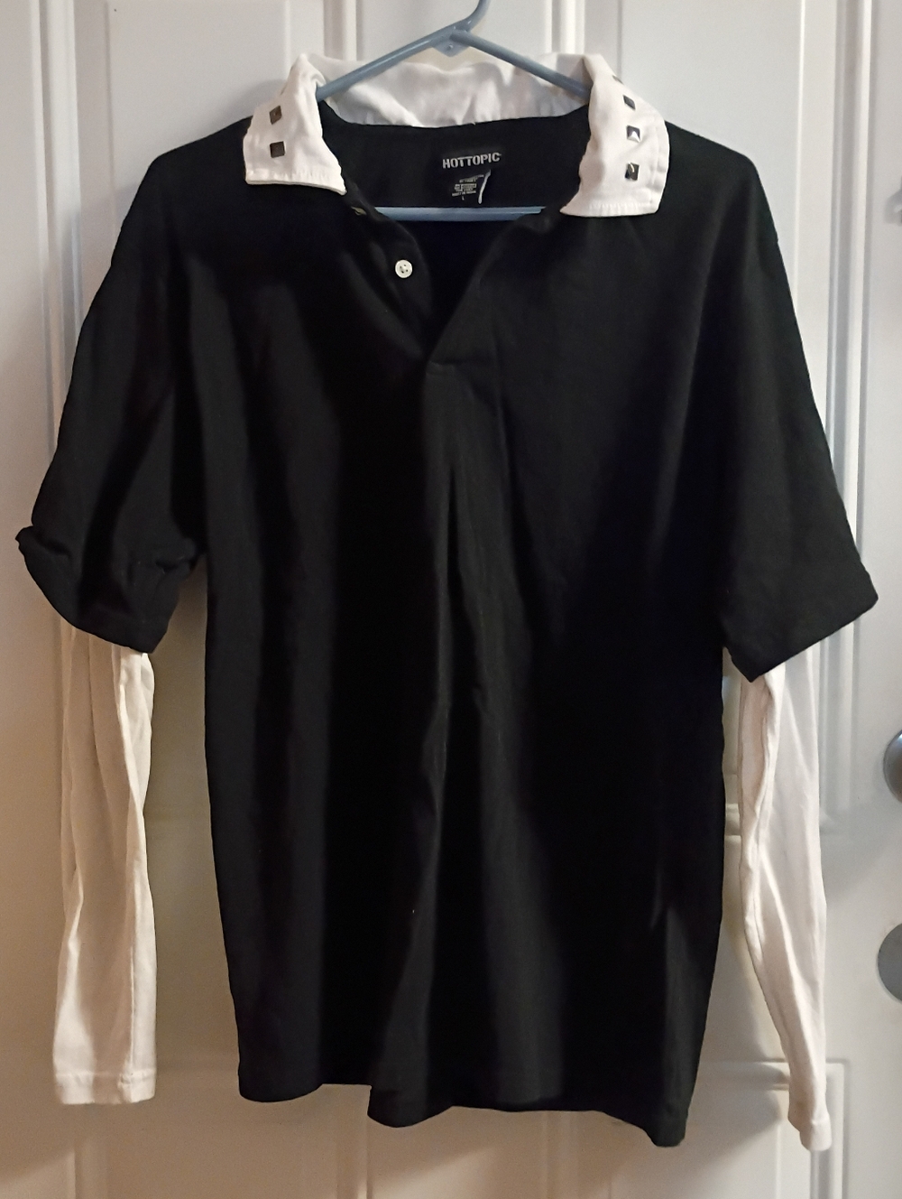2/$10 Hot Topic Black Polo Shirt with White Contrast Collar Large